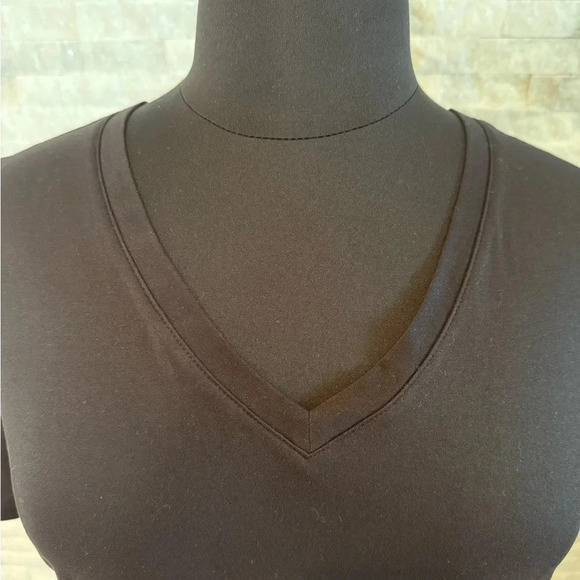 LANE BRYANT LIVI V-Neck Recycled Soft Macrame-Back Tee 18/20 - Picture 7 of 16